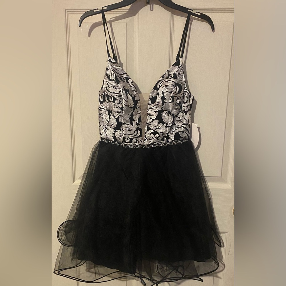 Black Embroidery Mesh Top Wire hem Party Dress